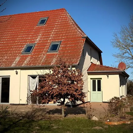 Neu! Ulenhuus Mecklenburgische Schweiz Laage Guestrow Rostock Port - לינה וארוחת בוקר Kuhs