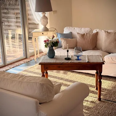 Neu! Ulenhuus Mecklenburgische Schweiz Laage Guestrow Rostock Port - לינה וארוחת בוקר Kuhs