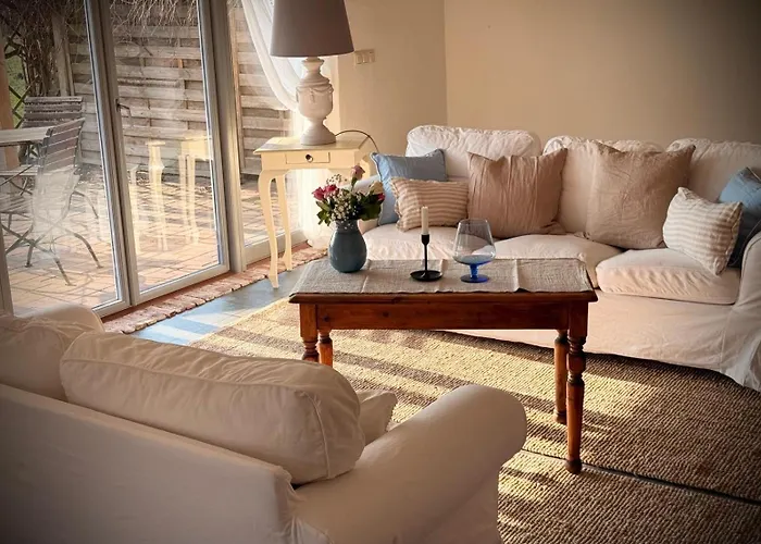 Neu! Ulenhuus Mecklenburgische Schweiz Laage Guestrow Rostock Port - Panzió Kuhs